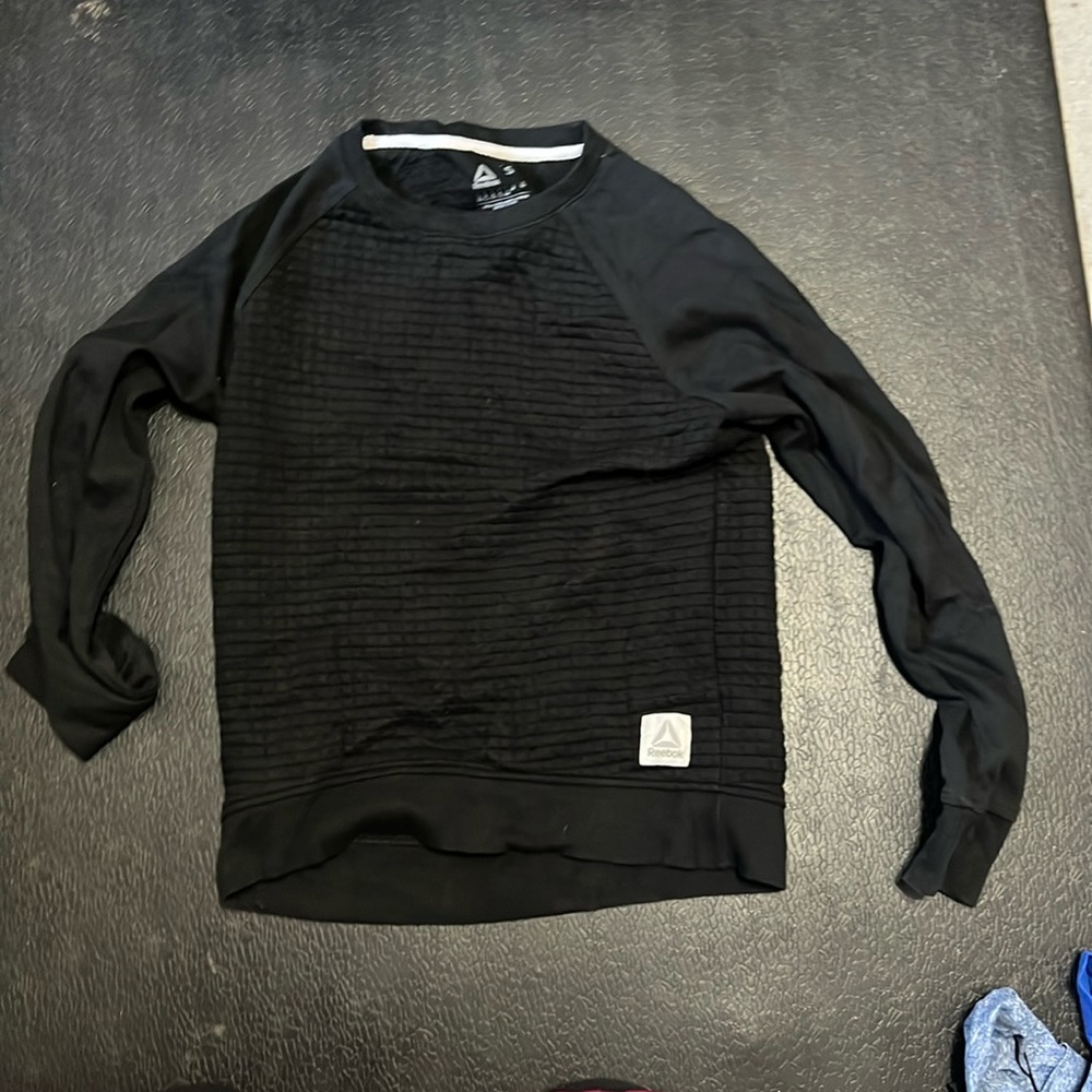 Reebok Women’s crew neck pullover sweatshirt waffle knit, black, EUC size small